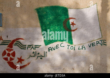 Mur d'une maison, les peintures, drapeau algérien, Djanet, Algérie, Afrique, Banque D'Images