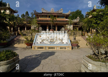 Pagode Long Son cour intérieure, Nha Trang, Vietnam, Banque D'Images