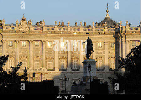 Espagne, Madrid, Palacio Real, la plaza de l'Est, statue équestre, Philipe IV, Banque D'Images