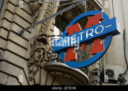 France, Paris, façade de maison, détail, métro, métro signe, Banque D'Images