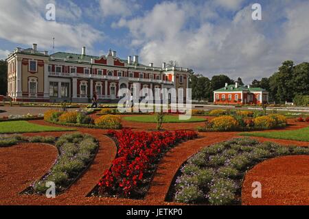 Le Palais Kadriorg (estonien : Kadrioru perte, en allemand : Schloss Katharinental) est un palais baroque construit pétrinien pour Catherine I de Russie par Pierre le Grand à Tallinn, Estonie. L'estonien et le nom allemand pour le palais signifie "Catherine's Valley'. Dans le monde d'utilisation | c Banque D'Images