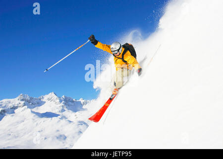 Dans l'action, skieur, ski tour dans Skifahrer, Trickski Aktion Banque D'Images