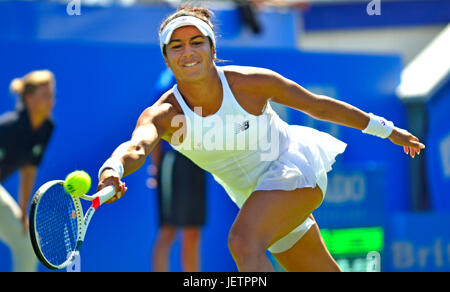 Heather Watson (GB) sur le court central à Eastbourne, 26 juin 2017 Banque D'Images