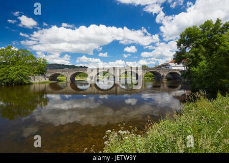 Pont sur la rivière Wye Builth Wells Powys Pays de Galles UK Banque D'Images