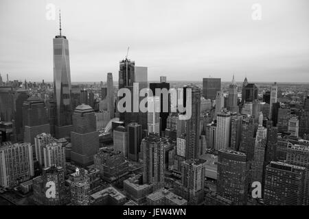 Vue aérienne du centre-ville de New York en noir & blanc Banque D'Images