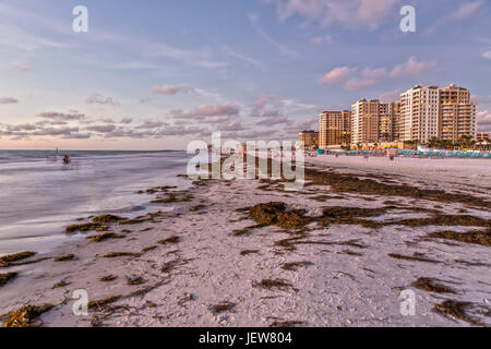 La plage de Clearwater en Floride au coucher du soleil Banque D'Images