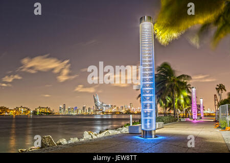 South Pointe Park à Miami dans la nuit Banque D'Images