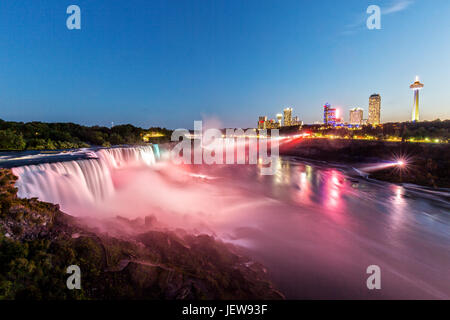 Niagara Falls, du point de vue de nuit Banque D'Images