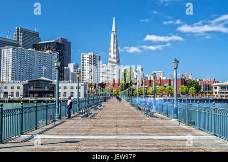 Transamerica Pyramid de Pier 7 à San Francisco Banque D'Images