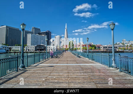 Transamerica Pyramid de Pier 7 à San Francisco Banque D'Images