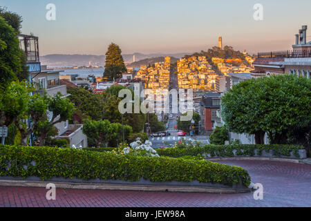 Lombard Street à San Francisco Banque D'Images