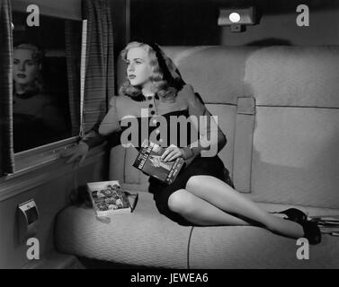 Dame SUR UN TRAIN 1945 Universal Pictures film avec Deanna Durbin Banque D'Images