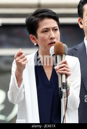 Tokyo, Japon. 28 Juin, 2017. Renho, chef du principal parti d'opposition du Japon Parti démocratique offre un discours de campagne pour son parti candidat Hiroki Hamada pour la prochaine élection de l'assemblée métropolitaine de Tokyo à Tokyo, le mercredi 28 juin, 2017. Credit : Yoshio Tsunoda/AFLO/Alamy Live News Banque D'Images