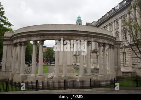 Belfast, Royaume-Uni. 28 Juin, 2017. Ciel gris sur Belfast. © Keith Larby/Alamy Live News Banque D'Images