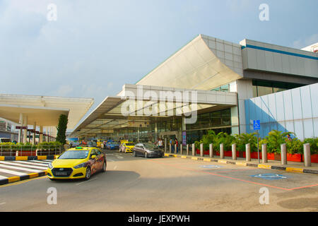 Singapour - Jan 13, 2017 : Des taxis à l'Aéroport International de Changi terminal. L'aéroport de Changi est au service de plus de 100 compagnies aériennes exploitant 6 100 flig hebdomadaire Banque D'Images