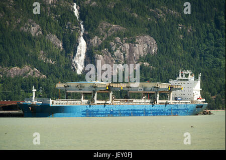 Le cargo Star Juventas amarré au quai Squamish Terminals. Squamish BC, Canada. Banque D'Images