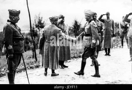 Vittorio Emanuele III de Savoie rencontre général pietro badoglio, 1936 Banque D'Images