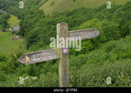 Sentier signe à Monsal Head,Parc national de Peak District, Derbyshire, Angleterre Banque D'Images