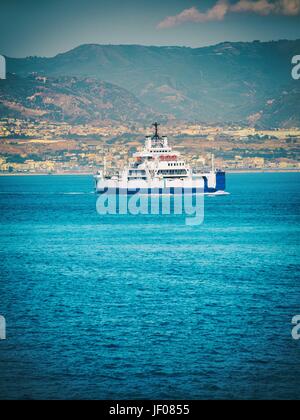 Dans le sud de l'Italie Messine Ferry Banque D'Images