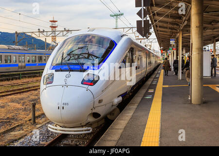 Kamome (Sonic 885) Limited express à Nagasaki, Japon Banque D'Images