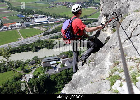 Sur un mur de roche Banque D'Images