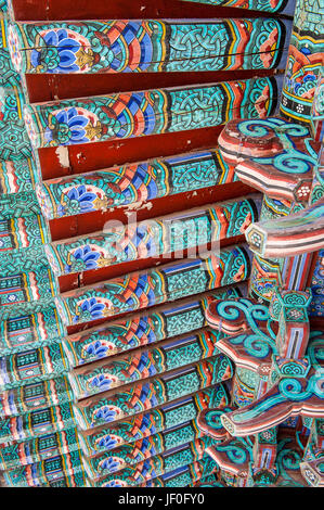 Toit en bois dans le temple Bulguksa, Unesco world heritage sight Gyeongju, Corée du Sud Banque D'Images