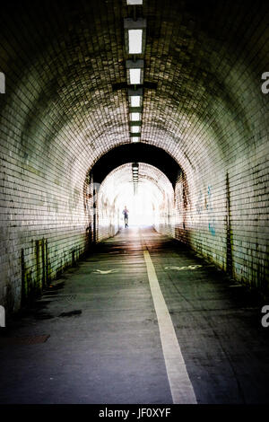 Tunnel sur Leeman Road, York, North Yorkshire, UK Banque D'Images