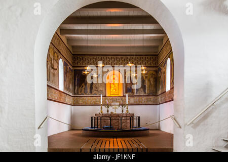 Jelling église, patrimoine national danois, construit autour de l'année 1100. Le site de l'ère viking rois Gorm le vieux et Harald Bluetooth. Jelling, Danemark Banque D'Images