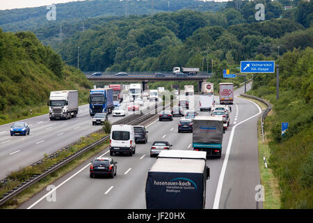 L'Europe, l'Allemagne, en Rhénanie du Nord-Westphalie, Ruhr, Wetter-Volmarstein, l'autoroute A1 en direction de Dortmund. Banque D'Images