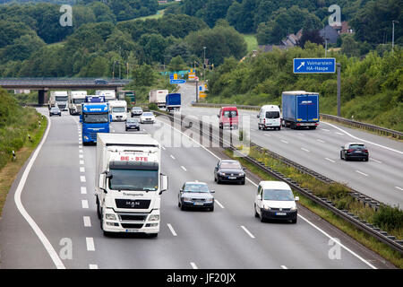 L'Europe, l'Allemagne, en Rhénanie du Nord-Westphalie, Ruhr, Wetter-Volmarstein, l'autoroute A1 en direction de Dortmund. Banque D'Images