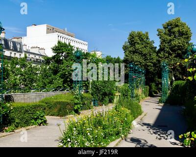 Sunny article de la promenade plantée, Paris, France Banque D'Images