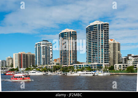 Darwin city skyline vu de Stokes Hill Wharf Terminal, territoire du Nord, Australie. Banque D'Images