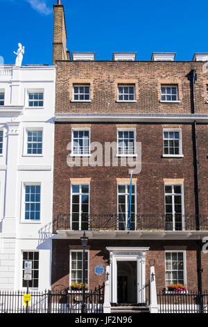 St James's Square est le seul carré dans le quartier St James's exclusive de la ville de Westminster, Londres, Angleterre, Royaume-Uni Banque D'Images