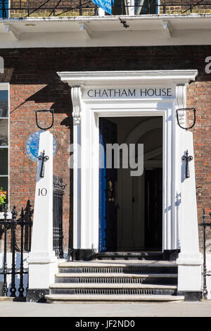 St James's Square est le seul carré dans le quartier St James's exclusive de la ville de Westminster, Londres, Angleterre, Royaume-Uni Banque D'Images