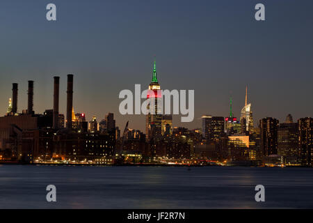 Empire state building au coucher du soleil Banque D'Images