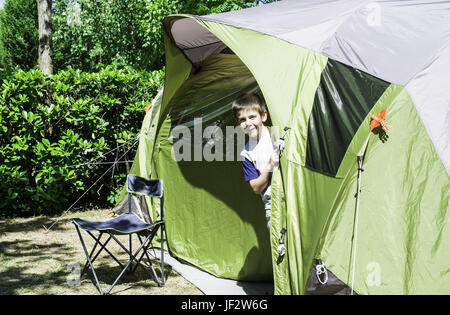 Une tente de pics de l'enfant Banque D'Images