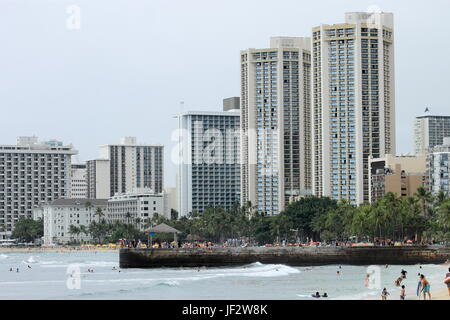 Honolulu, Hawaii, USA - Le 28 mai 2016 : Waikiki Cityscape Banque D'Images