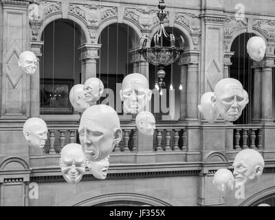 - Têtes flottantes musée de Kelvingrove Banque D'Images