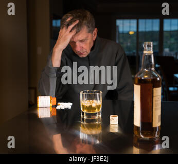 Young adult man avec la dépression Banque D'Images