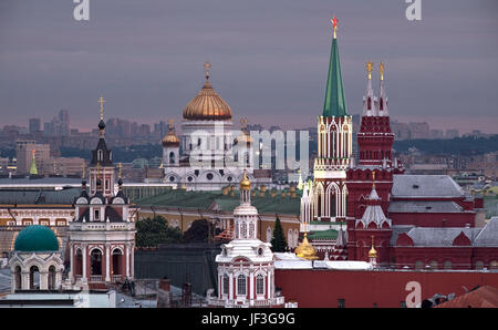 Rues de la région de Moscou avec la tour Nikolskaïa, Cathédrale de Christ le Sauveur, musée historique de l'État et d'autres objets célèbres Banque D'Images