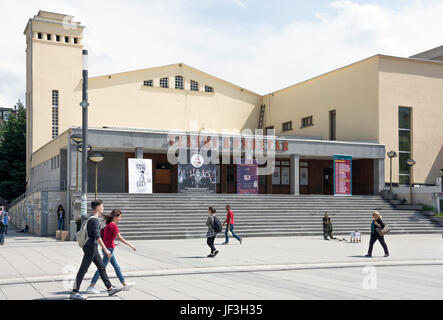 Teatri Kombetar (Théâtre National), Boulevard Nena Tereze, Pristina (Pristina), République du Kosovo Banque D'Images