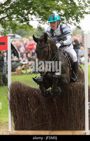 Andrew HOY Rutherglen équitation dans cross country à Burghley Horse Trials 2016 Banque D'Images