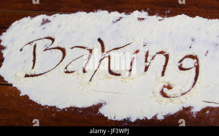 Le mot écrit en cuisson poudre stevia sur fond de bois. Banque D'Images