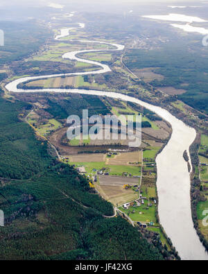 Vue aérienne de la scène rurale avec river Banque D'Images