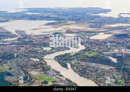 Vue aérienne de la ville de river Banque D'Images