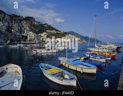 Front de mer d'Amalfi, province de Salerne, Campanie, Italie Banque D'Images