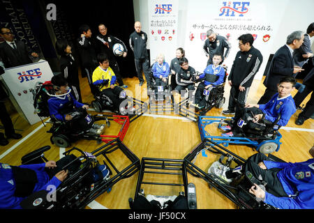 Tokyo, Japon. JIFF annonce même uniforme de 7'organisation. 29 Juin, 2017. Footballjapan groupe équipe Japon Powerchair Football/soccer : conférence de presse de la Fédération de football du Japon inclus (JIFF) au JFA house à Tokyo, Japon. JIFF annonce même uniforme de l'organisation 7 . Credit : Yohei Osada/AFLO SPORT/Alamy Live News Banque D'Images