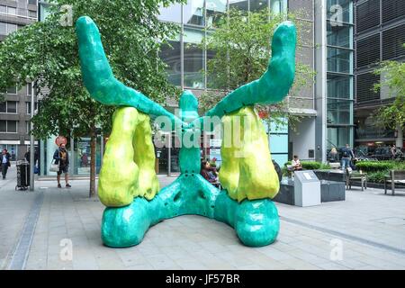 Londres, Royaume-Uni. 29 Juin, 2017. Ynapsid «' par Karen Tang 2014. Sculpture dans la ville de Londres revient pour la septième année pour le Square Mile avec des œuvres contemporaines d'artistes de renommée internationale. Œuvres d'art sont à l'affiche du 27 juin 2017:Credit claire doherty Alamy/Live News. Banque D'Images