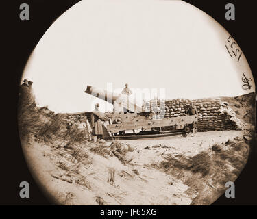 Avec des armes à tir de canon-Fort Fisher, Caroline du Nord. Janvier 1865 ; Photographe- O'Sullivan, Timothy H. ; 1840-1882 ; Banque D'Images