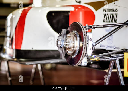 Championnat de Formule 4 italienne Prema Power Team car, dans la fosse, l'atelier de l'arbre d'entraînement et le patin de frein détail Banque D'Images